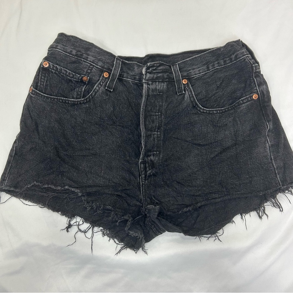 Levi’s 501 Black Denim Frayed Cut Off Women Shorts Size 30.